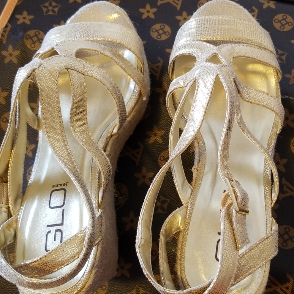 Wedge heel